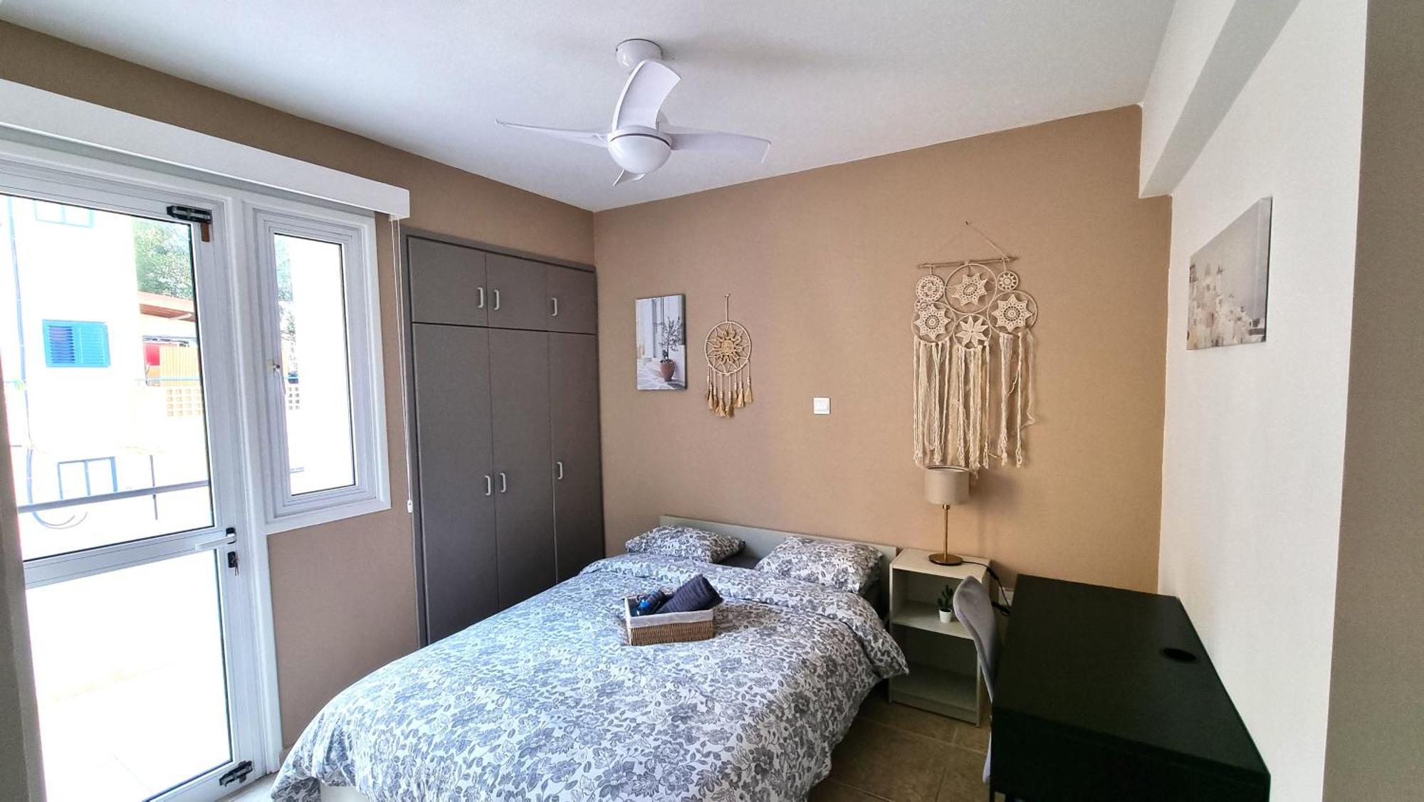 5 Min Walk To Beach, Perfect Seaside Escape 3br Shared Λάρνακα